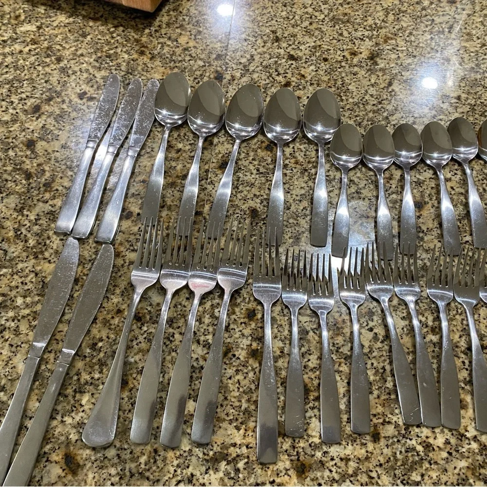 Cambridge/Stainless China 29 Piece Flatware Set 5 Knives 12 Spoons 12 Forks